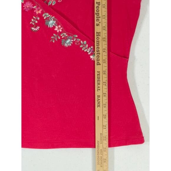 Express Womens Faux Wrap Top‎ Sz Small Magenta Pink Floral Embroidery Cap Sleeve - Picture 8 of 8